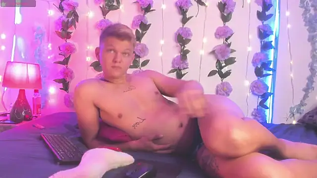 izan 20 online show from April 18, 2026, 3:58 pm