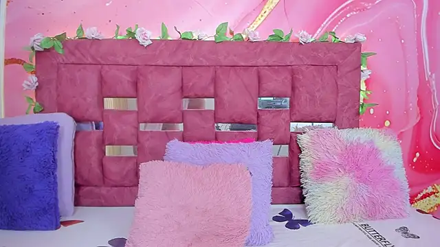 scarlett  evans  online show from April 20, 2026, 6:31 pm