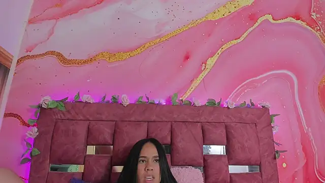 Snapshot of scarlett__evans_ chatting on November 24, 2025, 6:19 pm scarlett evans online show from November 24, 2025, 6:19 pm