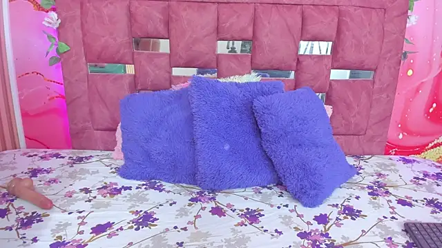 Snapshot of scarlett__evans_ chatting on December 15, 2025, 6:14 pm scarlett evans online show from December 15, 2025, 6:14 pm