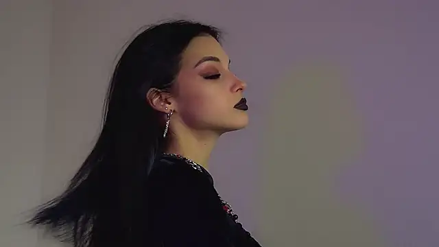 Snapshot of BeverlyMost chatting on November 11, 2025, 6:14 pm BeverlyMost online show from November 11, 2025, 6:14 pm