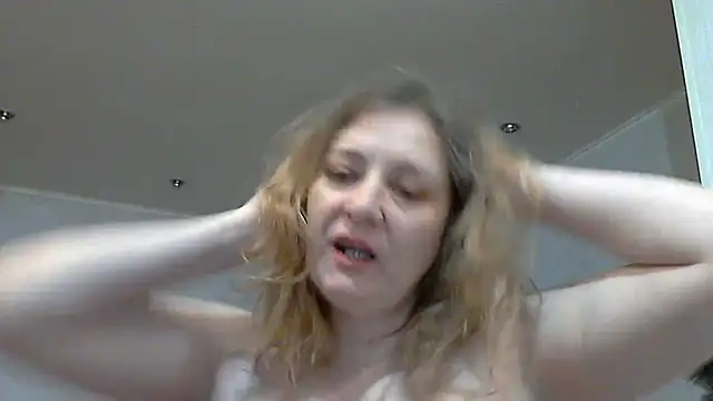 WriterInna44 online show from February 8, 2025, 12:39 pm