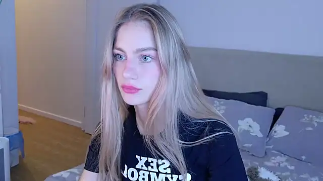 GabriellaOlsen online show from November 21, 2025, 3:55 pm