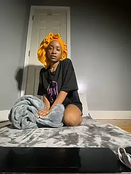 Snapshot of Meerawantsyou chatting on February 5, 2025, 3:34 am Meerawantsyou online show from February 5, 2025, 3:34 am