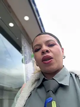 Snapshot of Ariana-07 chatting on October 29, 2025, 12:48 pm Ariana-07 online show from October 29, 2025, 12:48 pm