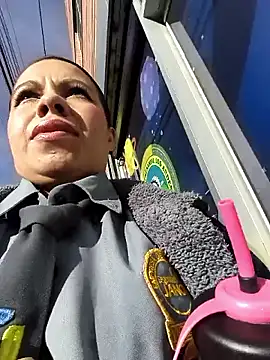 Snapshot of Ariana-07 chatting on September 22, 2025, 12:33 pm Ariana-07 online show from September 22, 2025, 12:33 pm