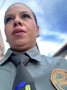 Snapshot of Ariana-07 chatting on October 6, 2025, 1:23 pm Ariana-07 online show from October 6, 2025, 1:23 pm