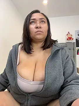 Snapshot of KarlaWild chatting on January 15, 2026, 7:39 pm KarlaWild online show from January 15, 2026, 7:39 pm