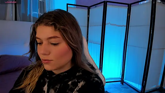 alaia greyy online show from January 14, 2026, 12:53 pm