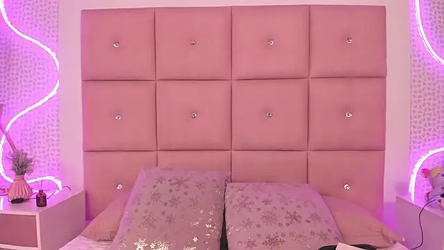 CAYLINCOLLINS online show from February 7, 2026, 3:47 am