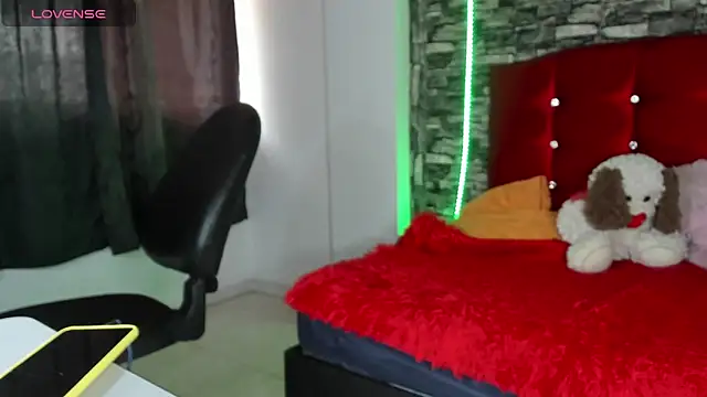 Isabella boom online show from February 28, 2025, 3:59 pm