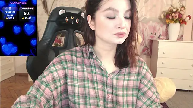 BritneyBarker online show from December 2, 2025, 12:55 am