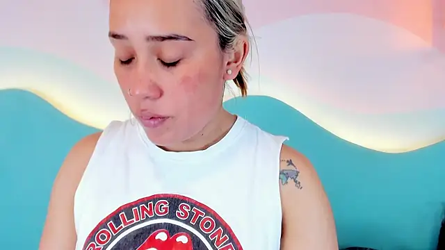 Snapshot of Lannajansen chatting on November 25, 2025, 1:44 pm Lannajansen online show from November 25, 2025, 1:44 pm