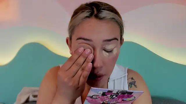 Snapshot of Lannajansen chatting on November 11, 2025, 1:39 pm Lannajansen online show from November 11, 2025, 1:39 pm