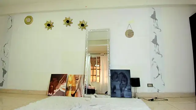 Akemirosse online show from November 17, 2025, 5:17 pm