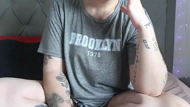 bunnyfox420 online show from April 20, 2026, 3:02 pm