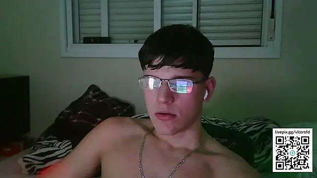 Snapshot of vitorsafado19 chatting on September 15, 2025, 1:39 am vitorsafado19 online show from September 15, 2025, 1:39 am