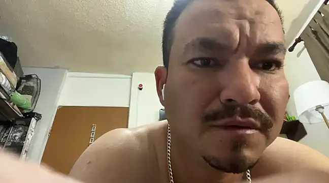 paullliliu online show from January 23, 2025, 2:23 am