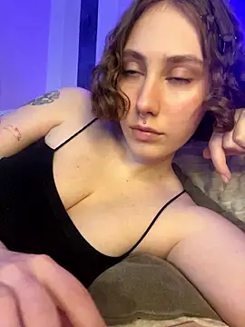 Snapshot of Molli_Luv chatting on July 23, 2026, 1:19 pm Molli Luv online show from July 23, 2026, 1:19 pm