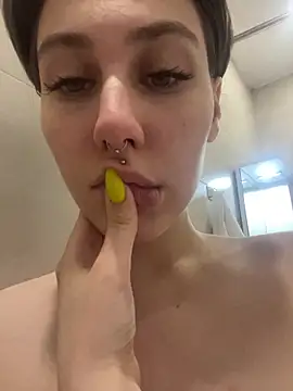 Molli Luv online show from December 4, 2025, 7:18 am