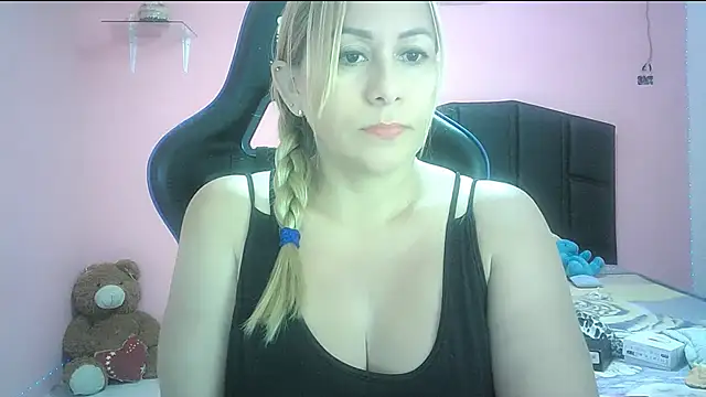 mariana0x online show from January 14, 2026, 9:51 pm