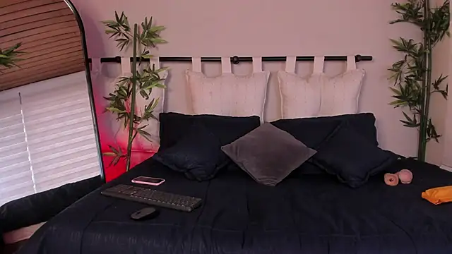 Snapshot of catalina_sex__ chatting on February 12, 2025, 12:44 pm catalina sex online show from February 12, 2025, 12:44 pm