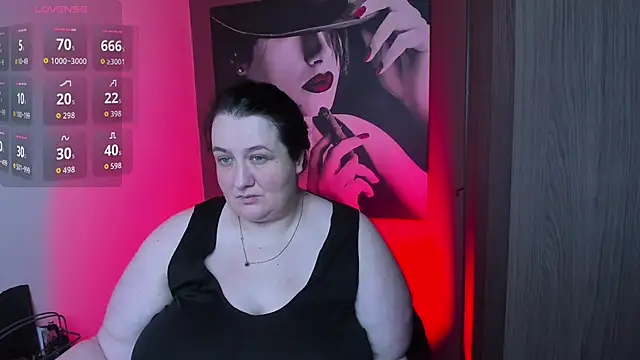 Snapshot of QueenOfHaze chatting on May 6, 2026, 7:07 pm QueenOfHaze online show from May 6, 2026, 7:07 pm