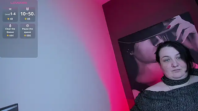 QueenOfHaze online show from April 30, 2026, 12:01 pm