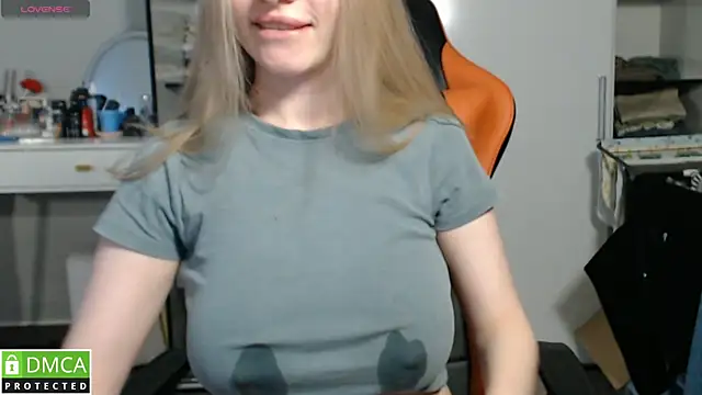 Snapshot of crystalyss chatting on February 9, 2026, 2:31 am crystalyss online show from February 9, 2026, 2:31 am