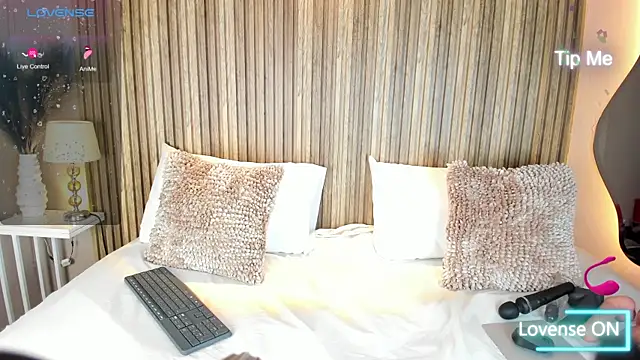 ZoeySnow online show from September 28, 2025, 11:23 pm