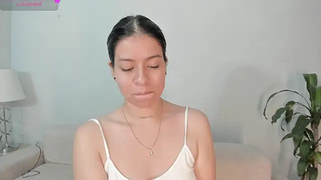 Hannah Jonhson online show from June 3, 2026, 3:39 pm