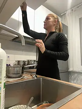 Donna Sun online show from February 10, 2025, 6:35 pm