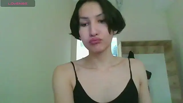 Snapshot of SunshineW chatting on February 19, 2025, 7:28 am SunshineW online show from February 19, 2025, 7:28 am