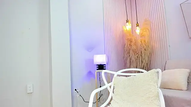 alana rossetti online show from February 18, 2026, 12:34 pm