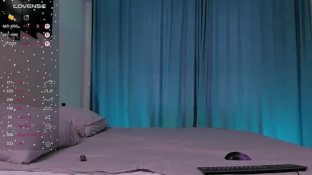 Snapshot of Shiny_Jennifer chatting on November 29, 2025, 6:24 am Shiny Jennifer online show from November 29, 2025, 6:24 am