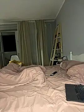 bunnythetailor online show from October 18, 2025, 11:07 pm