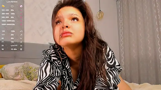 Snapshot of PhilomenaBucker chatting on February 20, 2025, 9:31 pm PhilomenaBucker online show from February 20, 2025, 9:31 pm