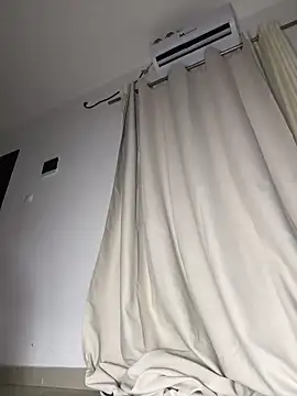 Boneca25 online show from March 7, 2026, 8:58 pm