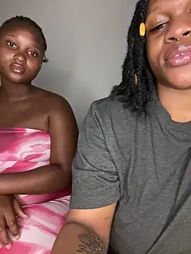 Snapshot of Boneca25 chatting on January 6, 2026, 6:01 pm Boneca25 online show from January 6, 2026, 6:01 pm