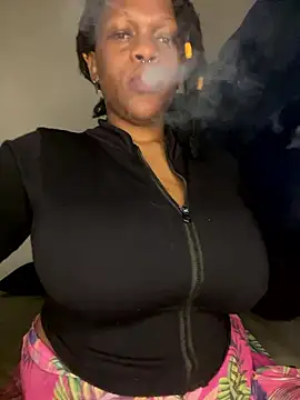 Snapshot of Boneca25 chatting on January 13, 2026, 6:45 pm Boneca25 online show from January 13, 2026, 6:45 pm