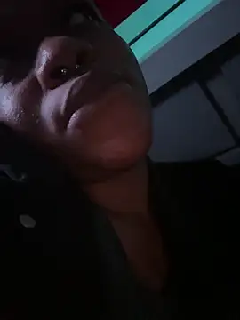 Boneca25 online show from April 19, 2026, 10:38 am