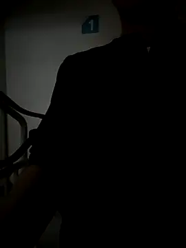 Snapshot of Phil_6677 chatting on October 22, 2025, 10:08 pm Phil 6677 online show from October 22, 2025, 10:08 pm