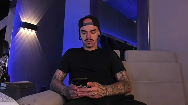 kaletattoo online show from September 21, 2025, 3:06 pm