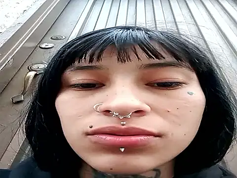 Snapshot of esmeralda06 chatting on December 5, 2025, 2:15 pm esmeralda06 online show from December 5, 2025, 2:15 pm