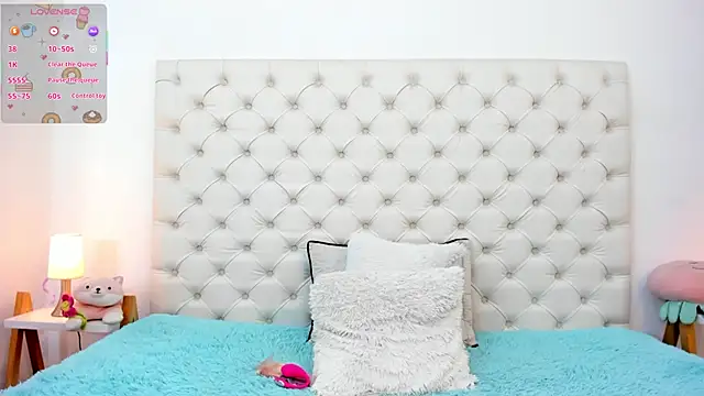 esmeralda06 online show from December 22, 2025, 1:33 pm