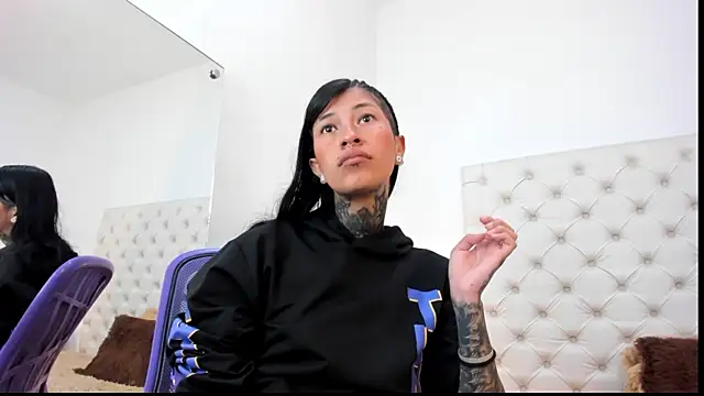 esmeralda06 online show from April 20, 2026, 12:19 pm