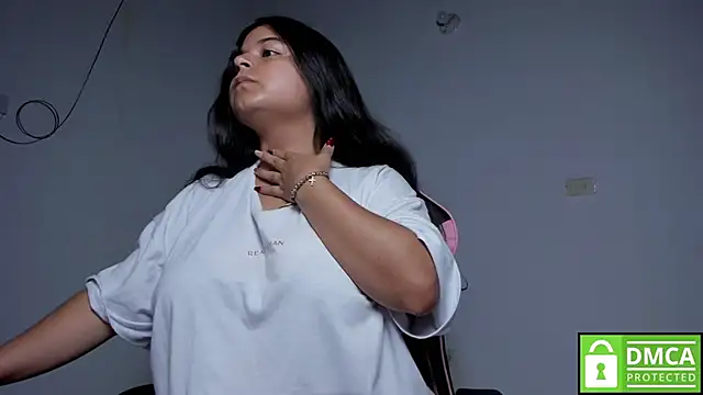 Snapshot of Little_Shaara chatting on September 15, 2025, 8:26 am Little Shaara online show from September 15, 2025, 8:26 am