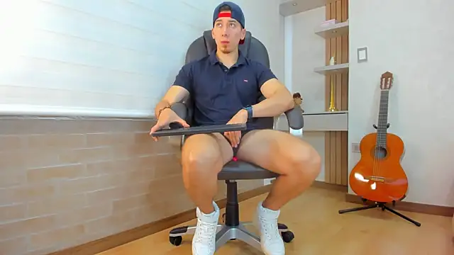 Tombarden online show from December 16, 2025, 7:07 pm