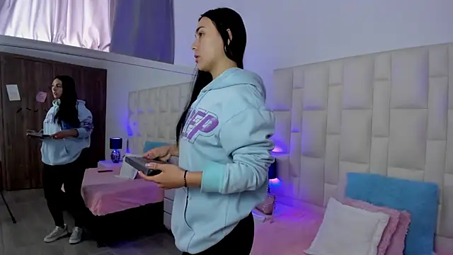 Snapshot of Ariana_rouse chatting on November 28, 2025, 4:40 pm Ariana rouse online show from November 28, 2025, 4:40 pm