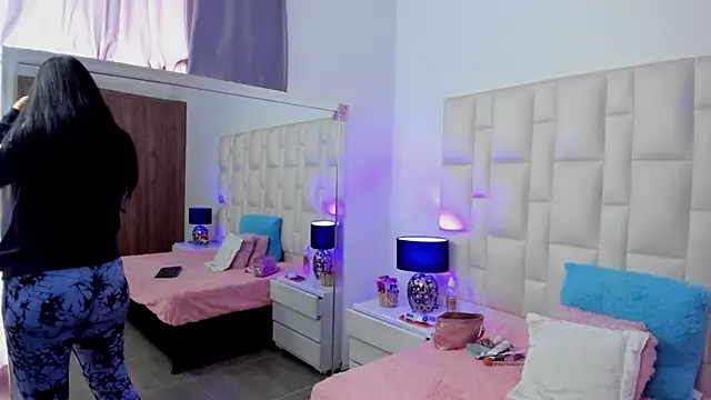 Snapshot of Ariana_rouse chatting on November 19, 2025, 3:12 pm Ariana rouse online show from November 19, 2025, 3:12 pm